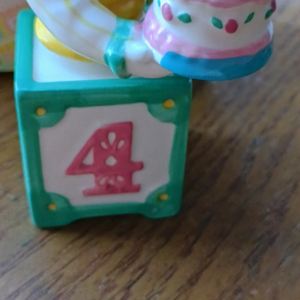 NIB Avon Year to Year Birthday Candle Clown w Candle Holder on Block 1-4 Years
